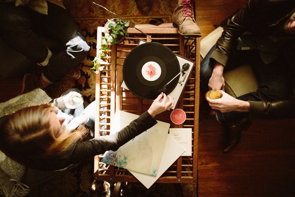 ch_holiday_gift_guide_music_hero_2-153522