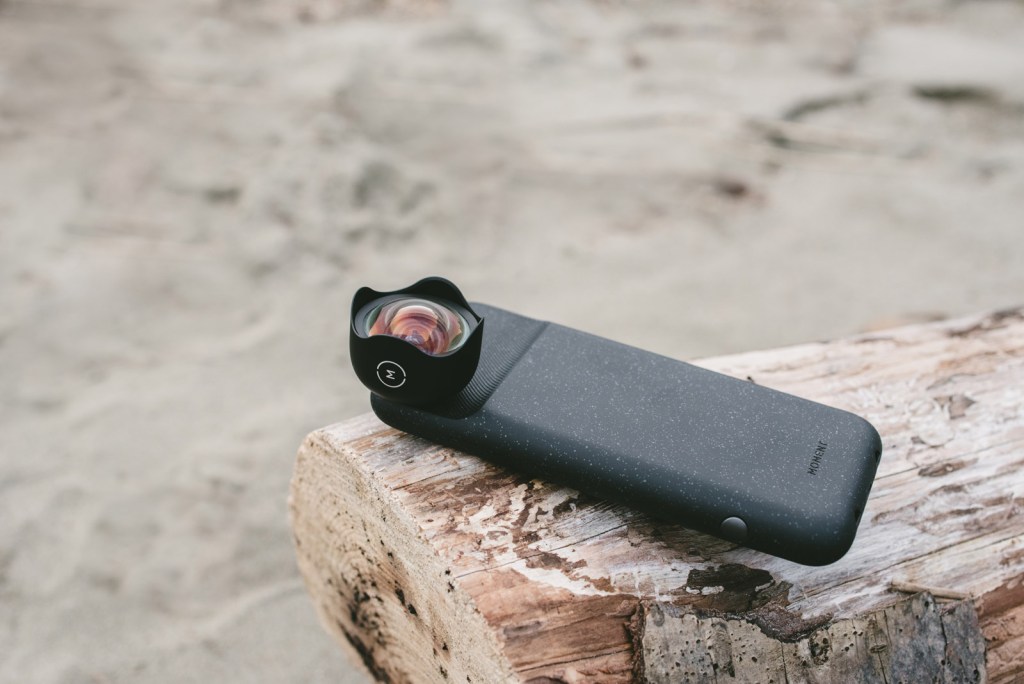 moments-battery-camera-case-01-154473