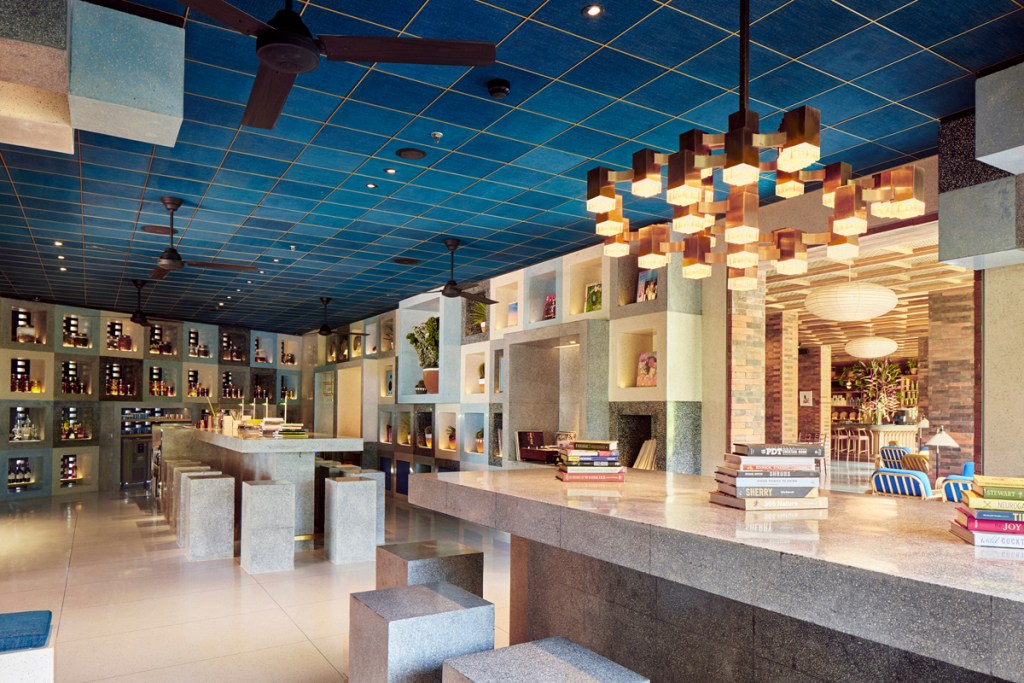 akademi_bar_bali_hero-155855