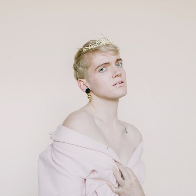 ms-white-full-grown-156050