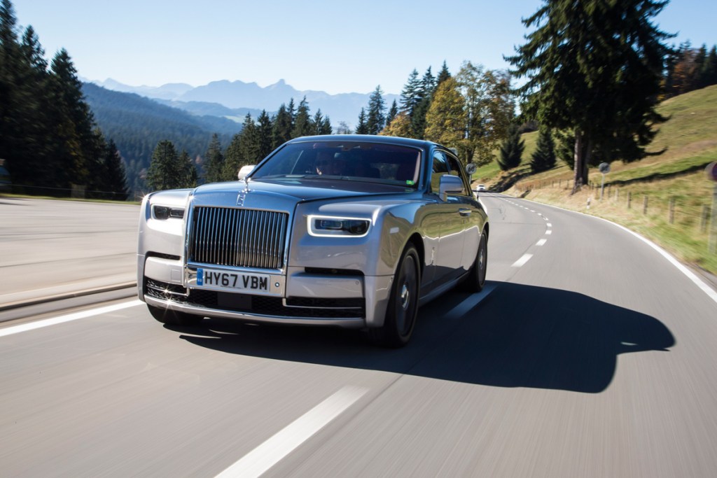 roll_royce_phantom_8_hero-158027