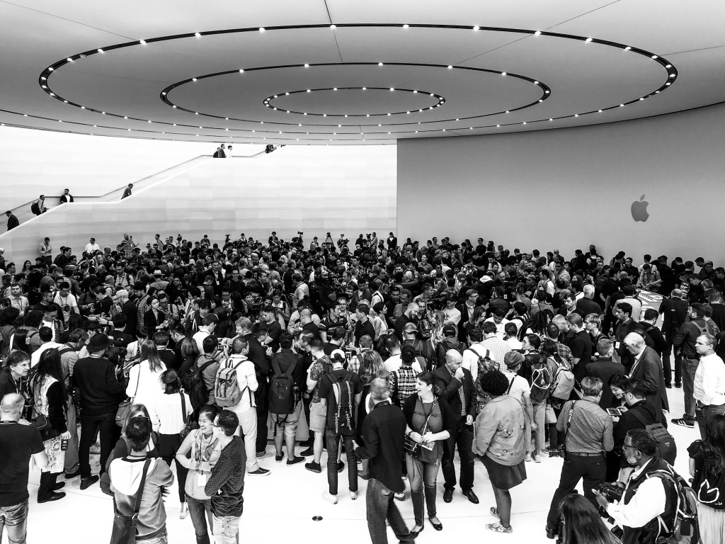 apple-steve-jobs-theater-1-158787