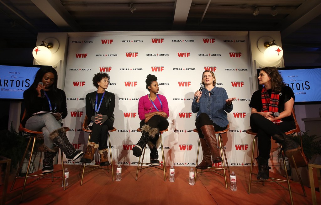 cafe-artois-women-06-159192