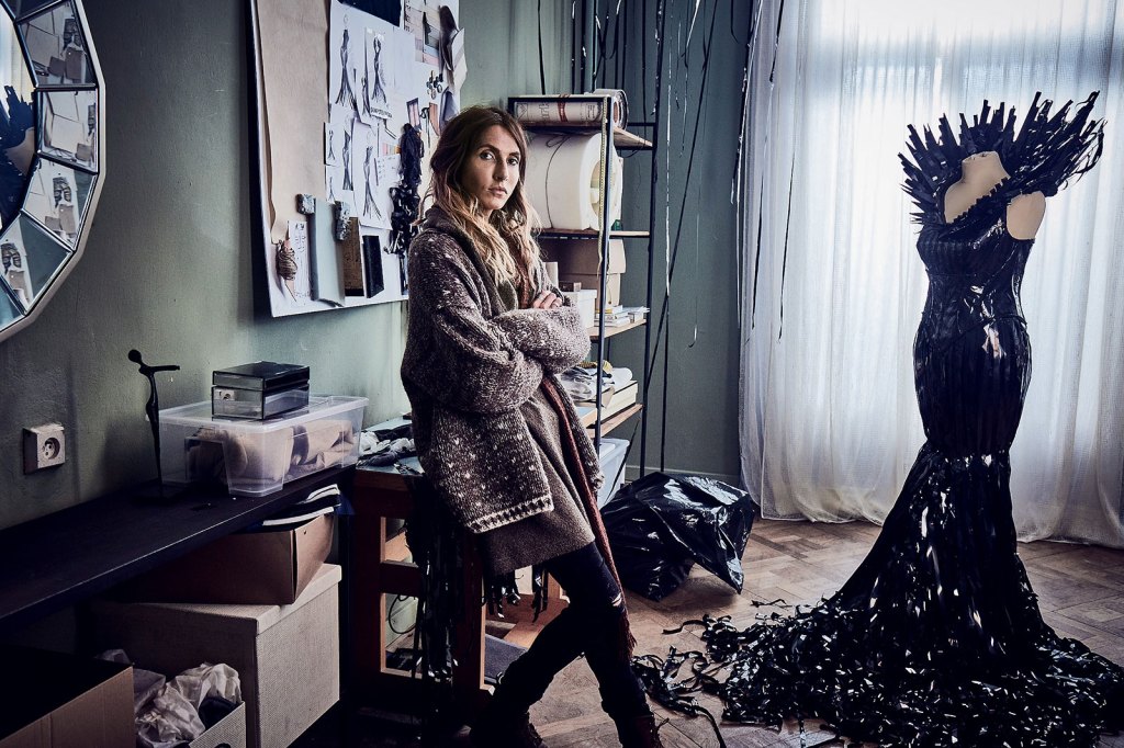 02-daisy-harris-burland-160286