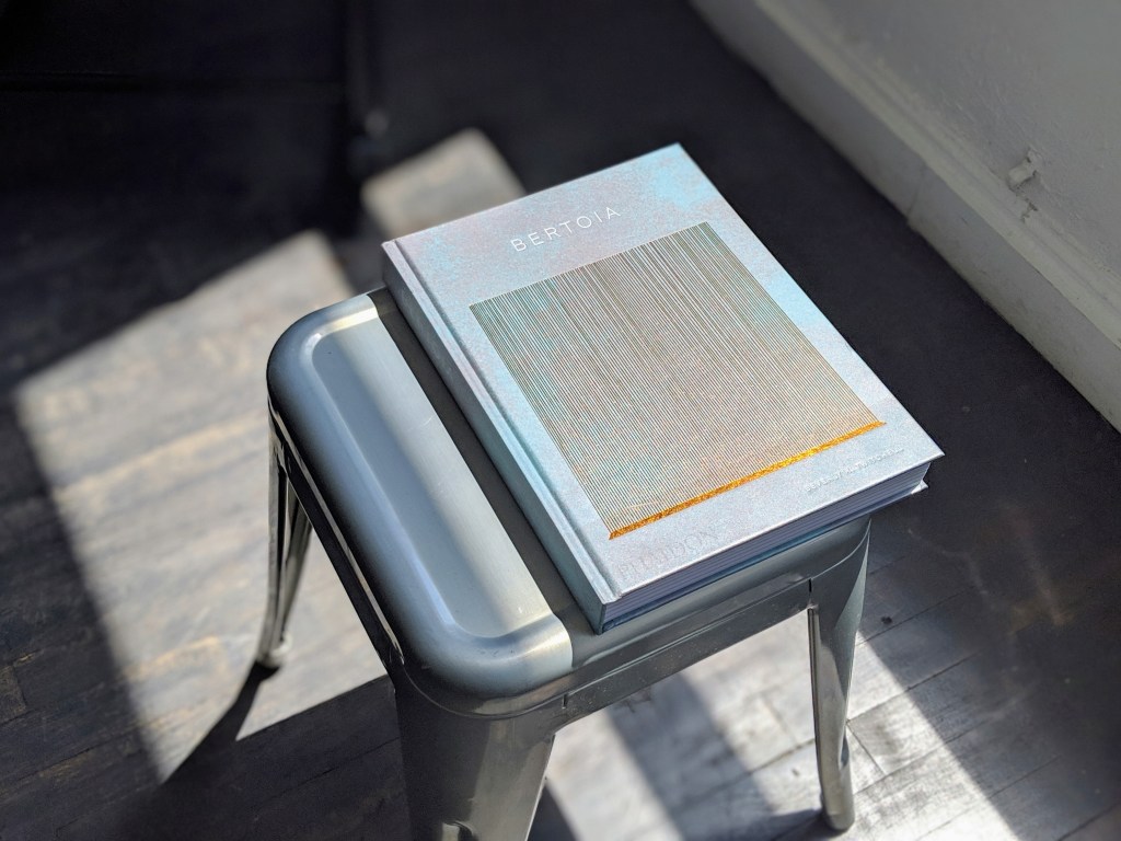 00100lportrait_00100_burst20190507132009263_cover-2