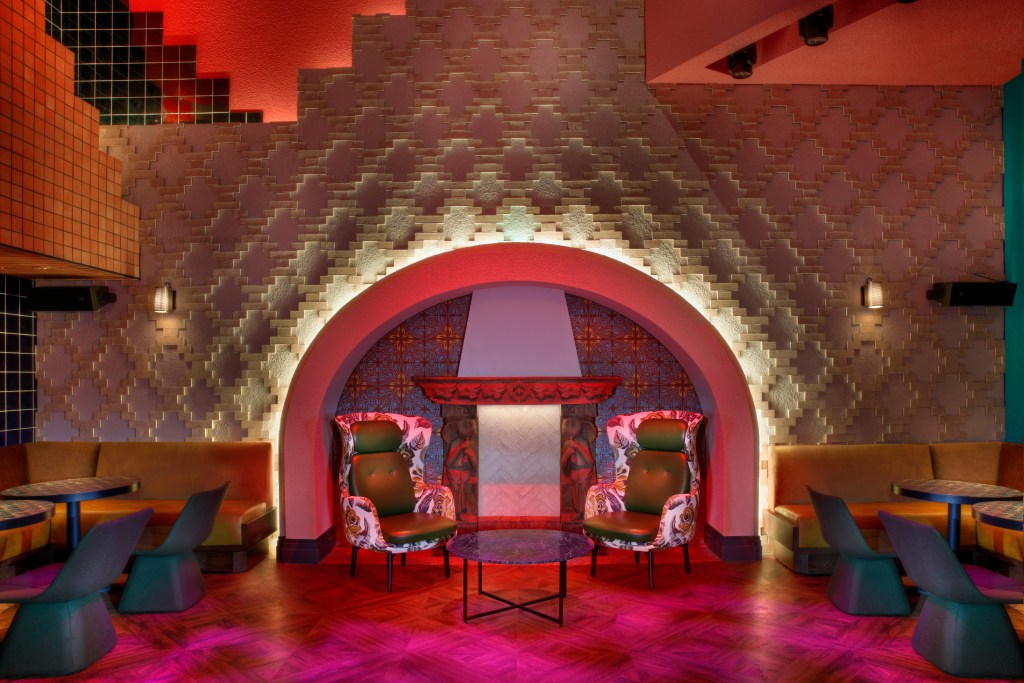 mama-rabbit_fireplace