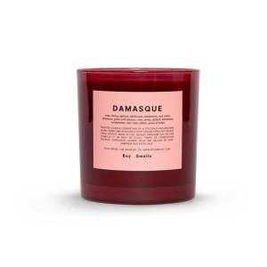 damasque-boy-smells-candle