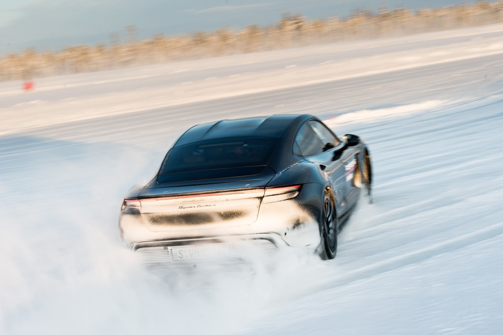 2020_porsche_taycan_turbo_s-6-1