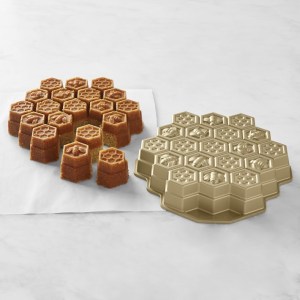 nordic-ware-honeycomb-cake-pan-o