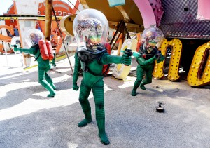 tim-burton-neon-museum-4