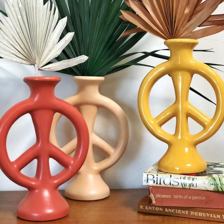 trio2-peacevase_800x800