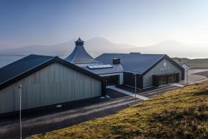 ardnahoe-distillery-hunter-laing