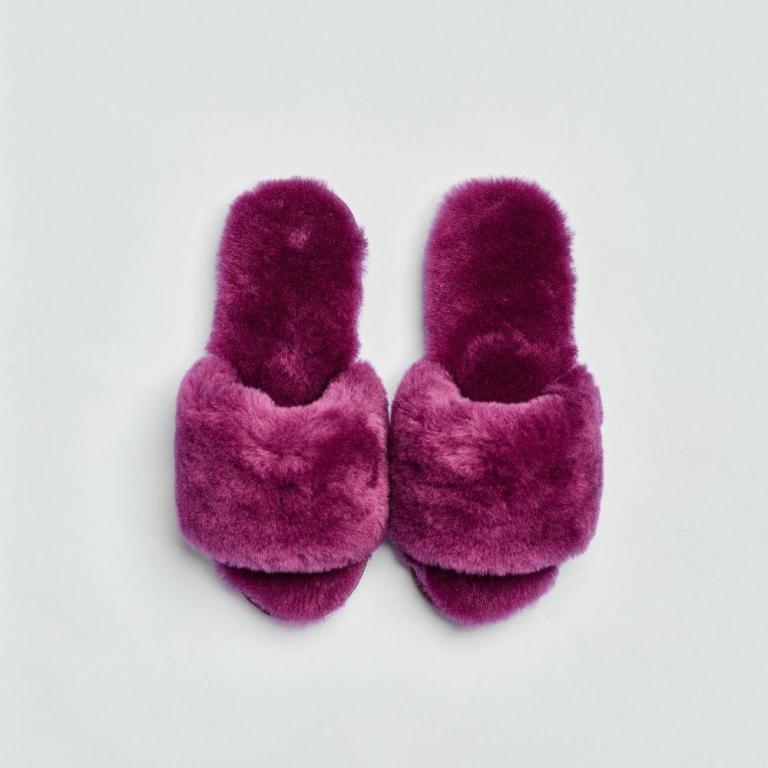 piglet_shoes_greybg_0025