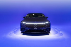 2021-04-05_image_2022-mercedes-eqs-08