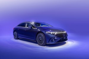 2021-04-05_image_2022-mercedes-eqs-09