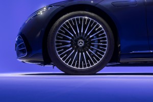 2021-04-05_image_2022-mercedes-eqs-29