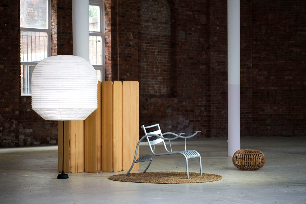 zetteler_twentytwentyone_thinkingmanschair_25anniversarylaunch_8