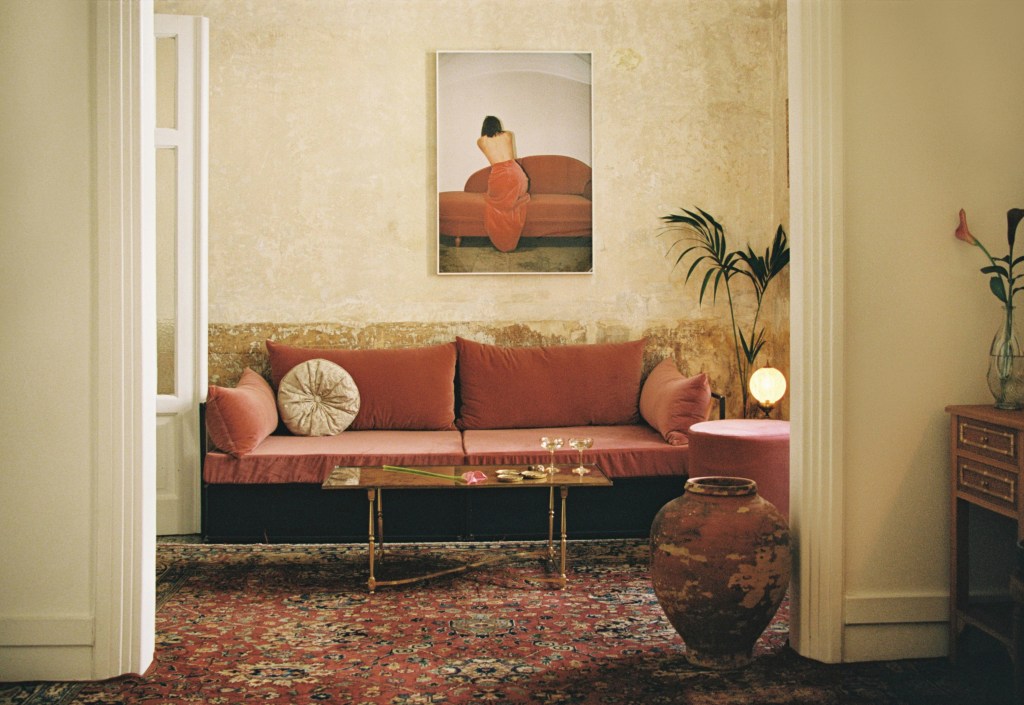 artist-atelier_pia-riverola