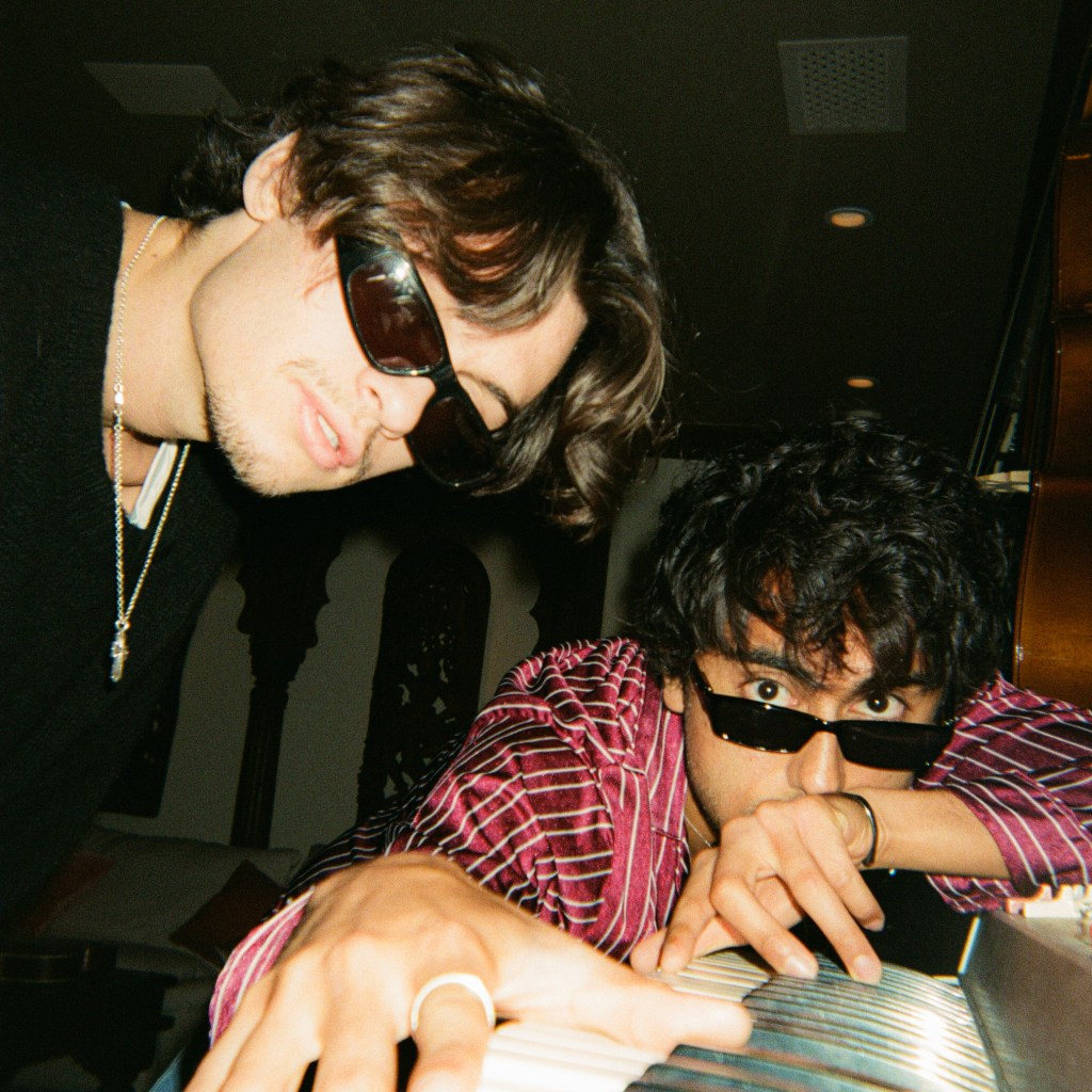 paris-brosnan-motel-7