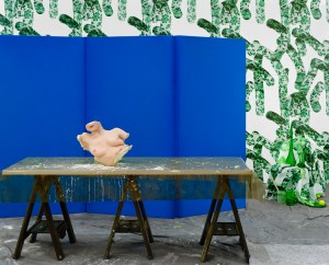 isz111_ilona-szwarc_i-am-on-display_2021_archival-pigment-print_42x52-inches_ilona-szwarc_diane-rosenstein-gallery