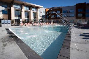 cnyel-outdoor-pool-4785-hor-clsc