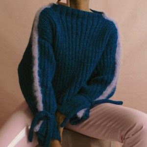 tola-sweater-01