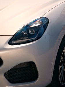 02_maserati-grecale-modena_lifestyle