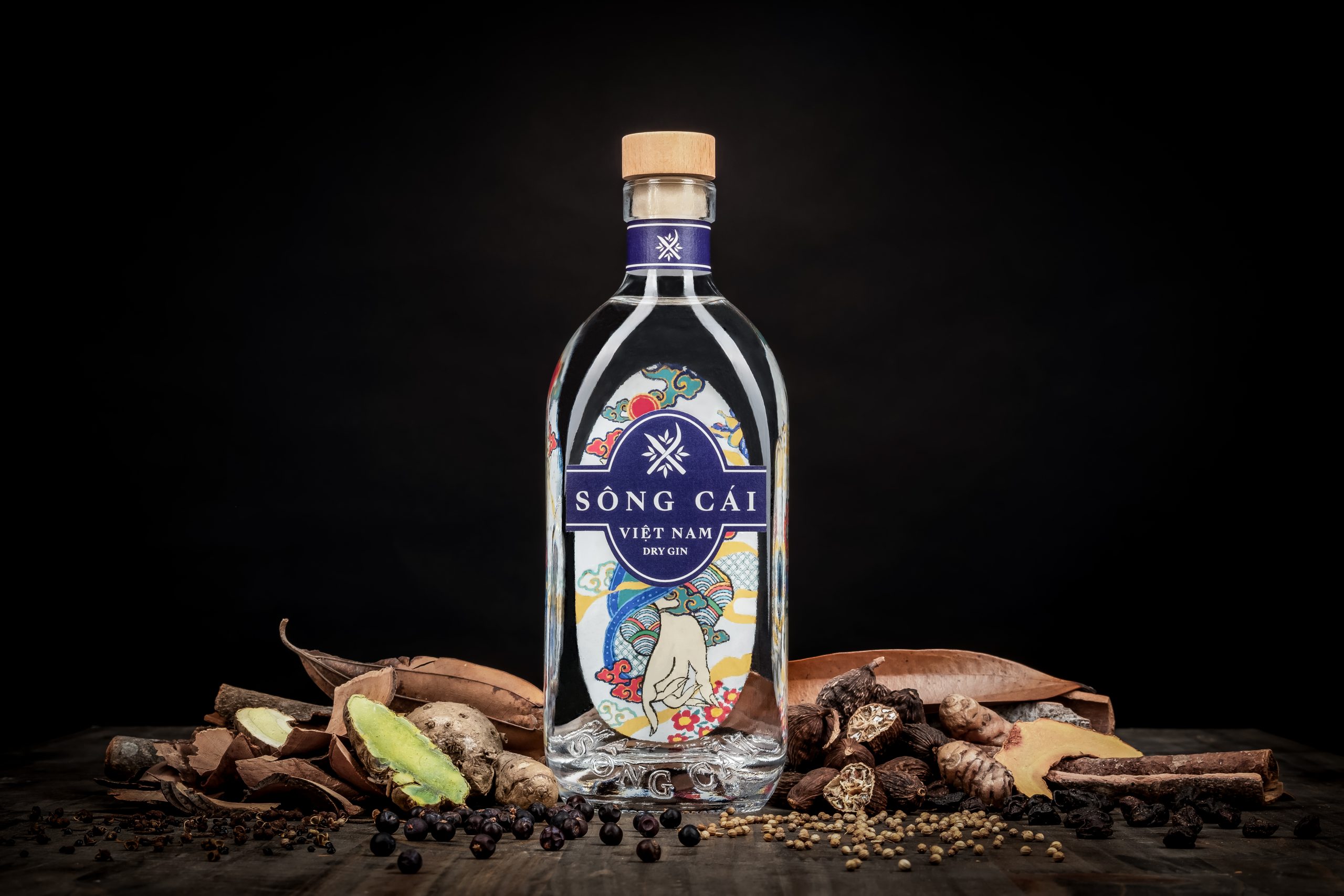 https://coolhunting.com/wp-content/uploads/2022/07/So%CC%82ng-Ca%CC%81i-Vie%CC%A3%CC%82t-Nam-Dry-Gin-With-botanicals-Horizontal-scaled.jpg