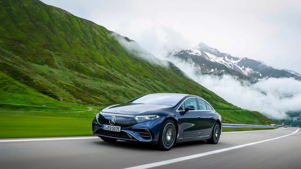 the-new-eqs-from-mercedes-eq-press-test-drive-switzerland-2021-6