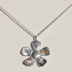 bloom-necklace