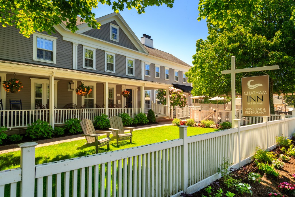 chatham-inn-x-facade-3-edit