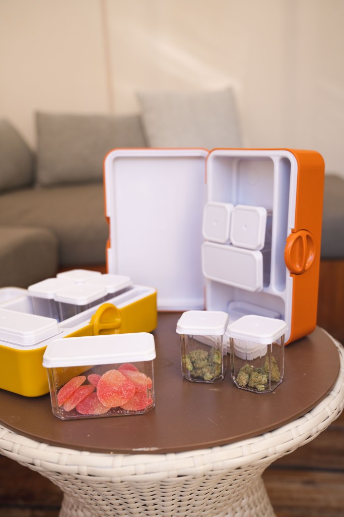 Sesh Case Optimizes Stash Jar Storage - COOL HUNTING®