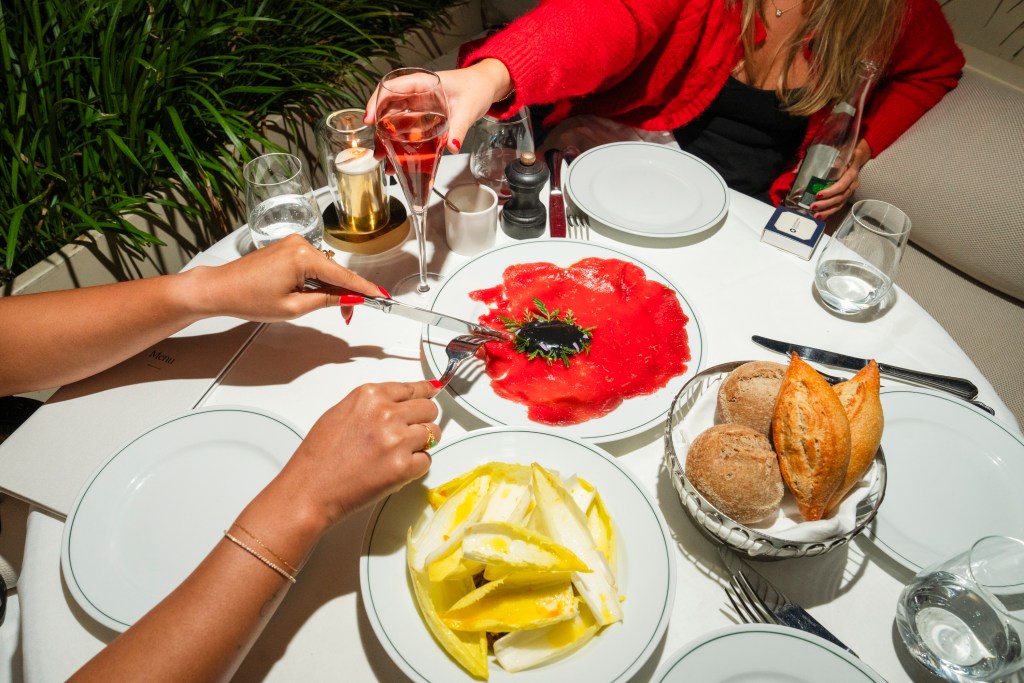 11_visa-restaurant-pop-up-during-paris-2024-for-chase-sapphire-reserve-2