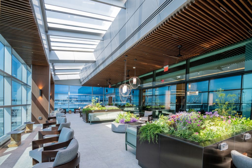 delta one lounge outdoor terrace