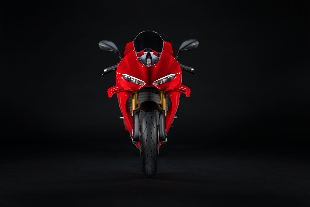 my25_panigale_v4s_statics-10