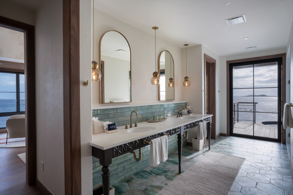 photo-apr-28-2024-7-46-12-am