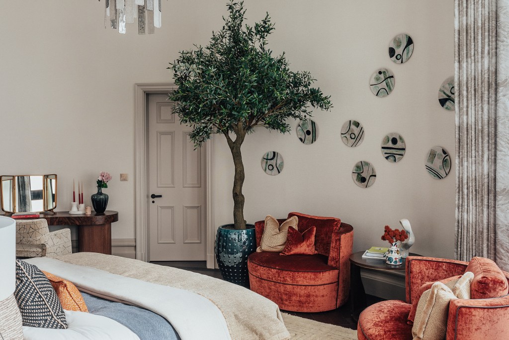 principal-bedroom