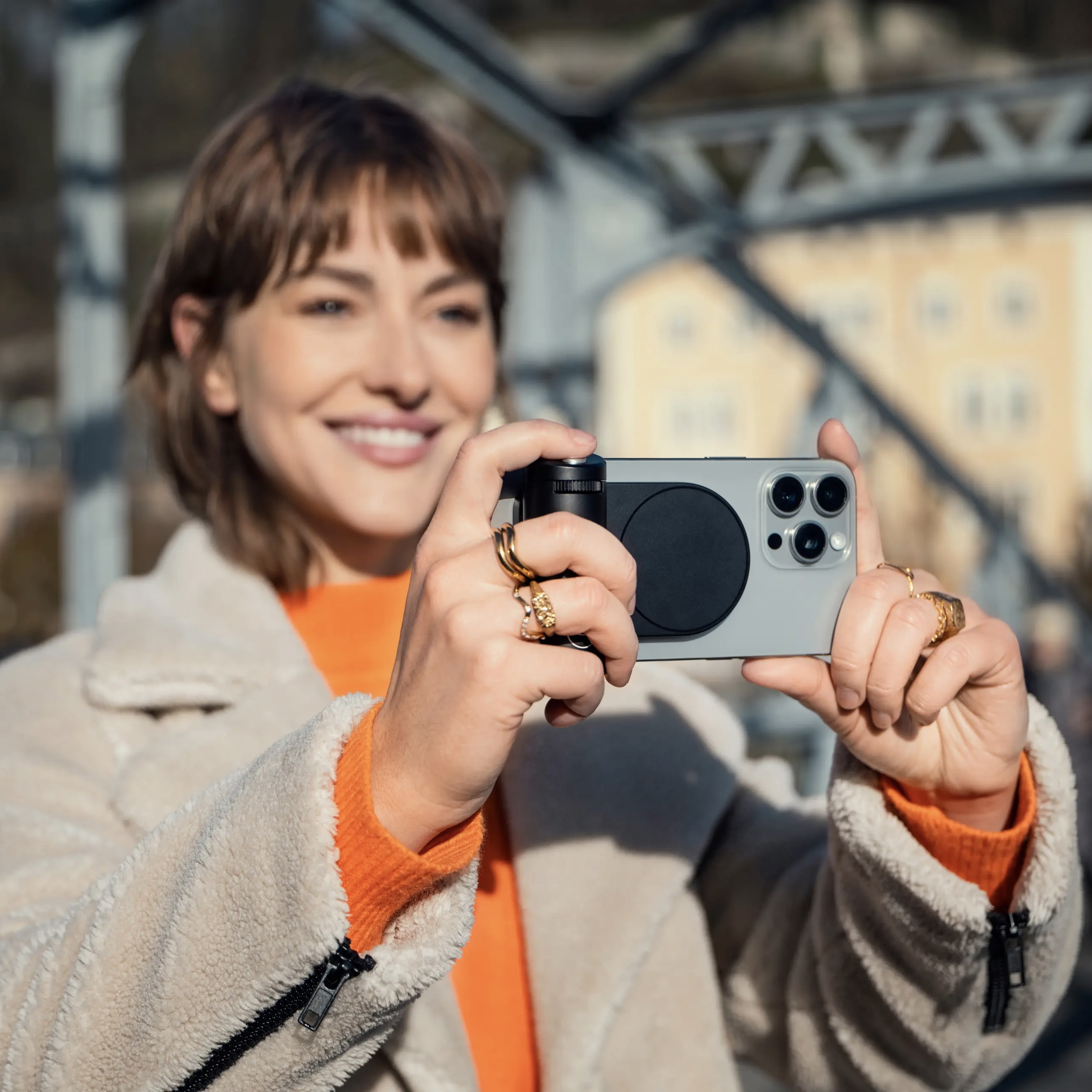 leica_lux_grip_bridge