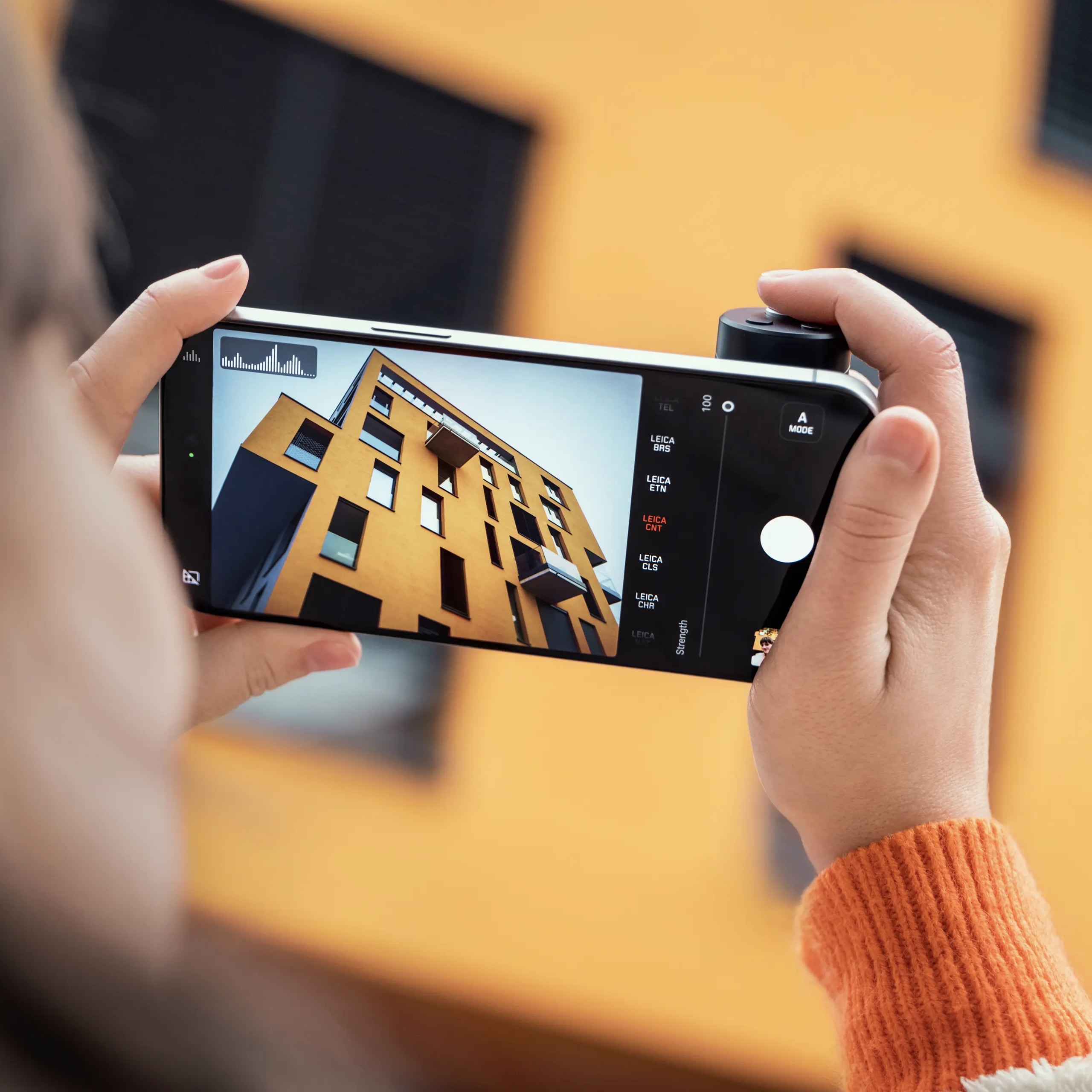 leica_lux_grip_screen