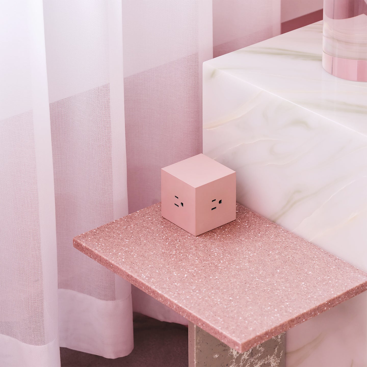 Avolt_Square1_MartinelliLuce_pink