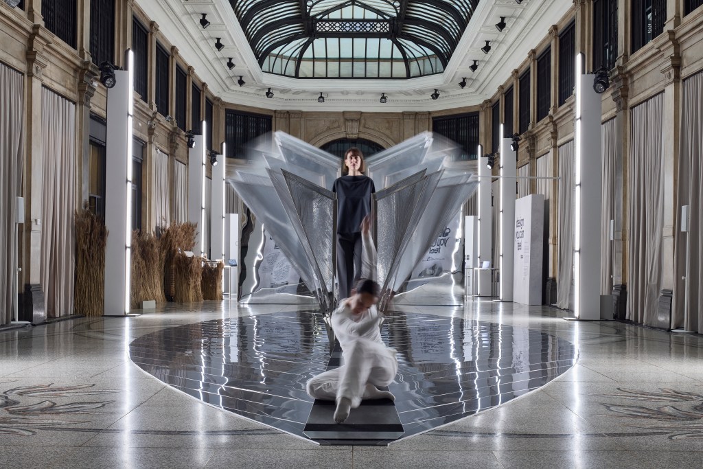 The Willful Wonder kinetic scupture by Studio INI inside of the ASUS installation at Milan Design Week