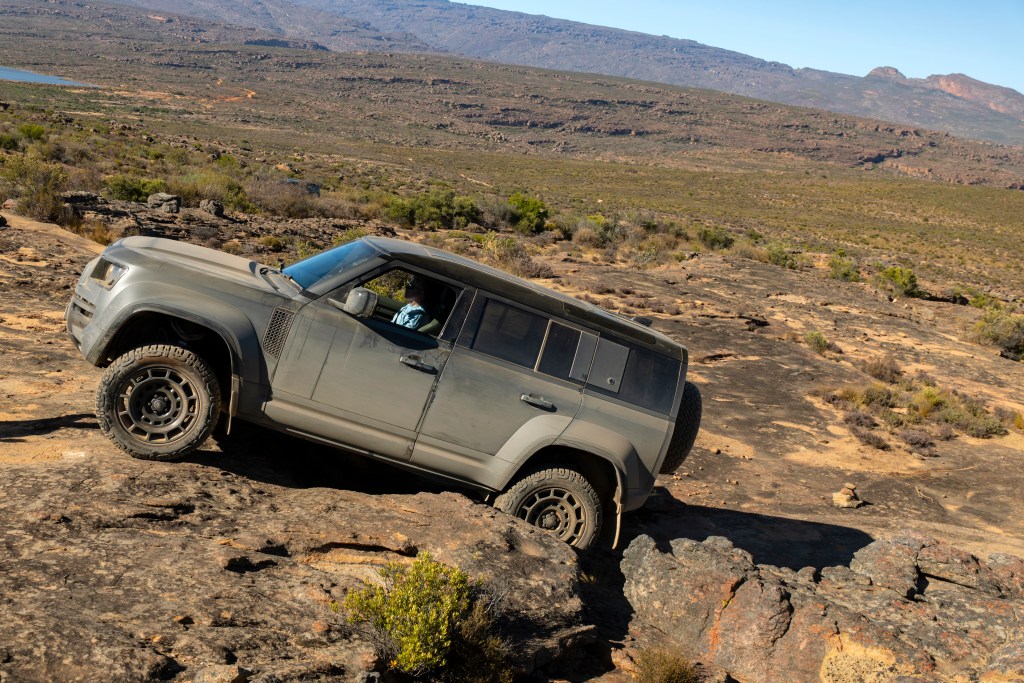 defender_octa-_r1_us_drive_136