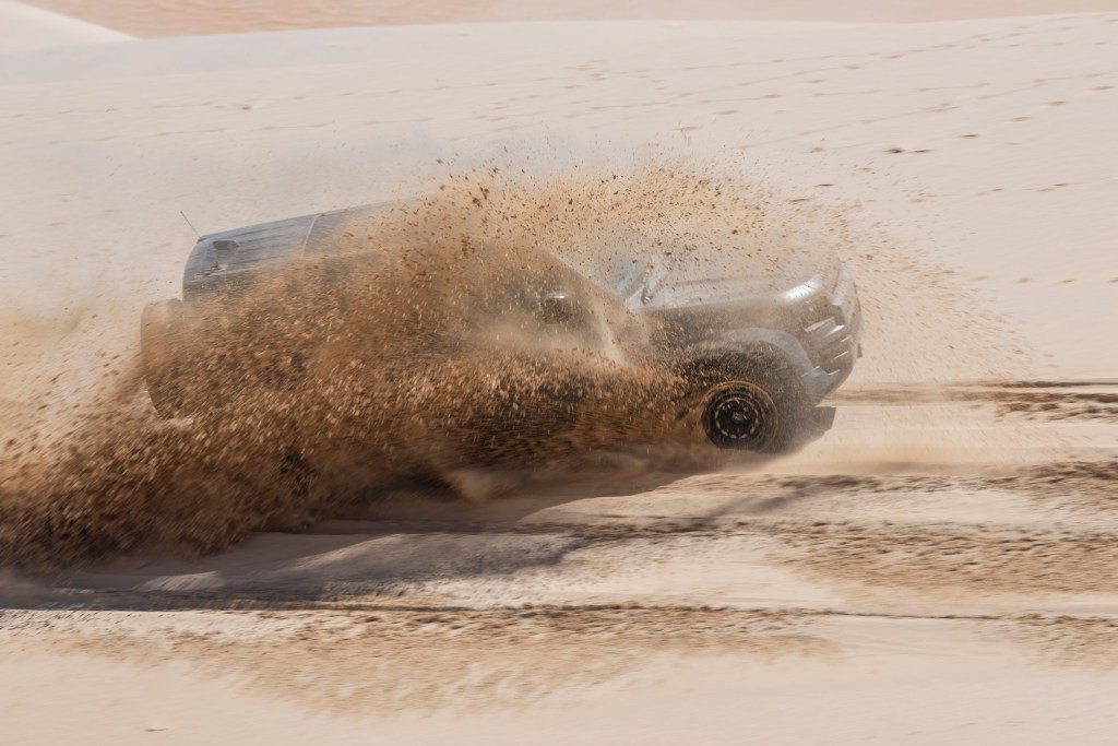 defender_octa-_r1_us_drive_154