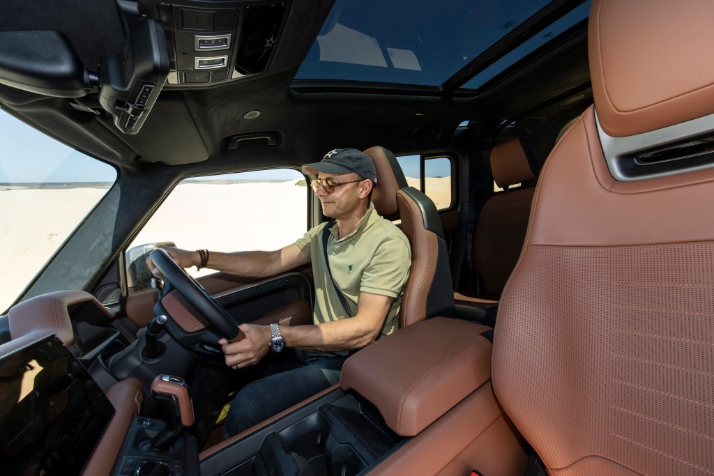 defender_octa-_r1_us_drive_240