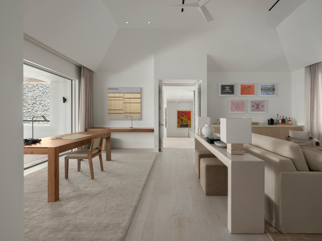 sbv_sol_primarybedroom_lounge_3