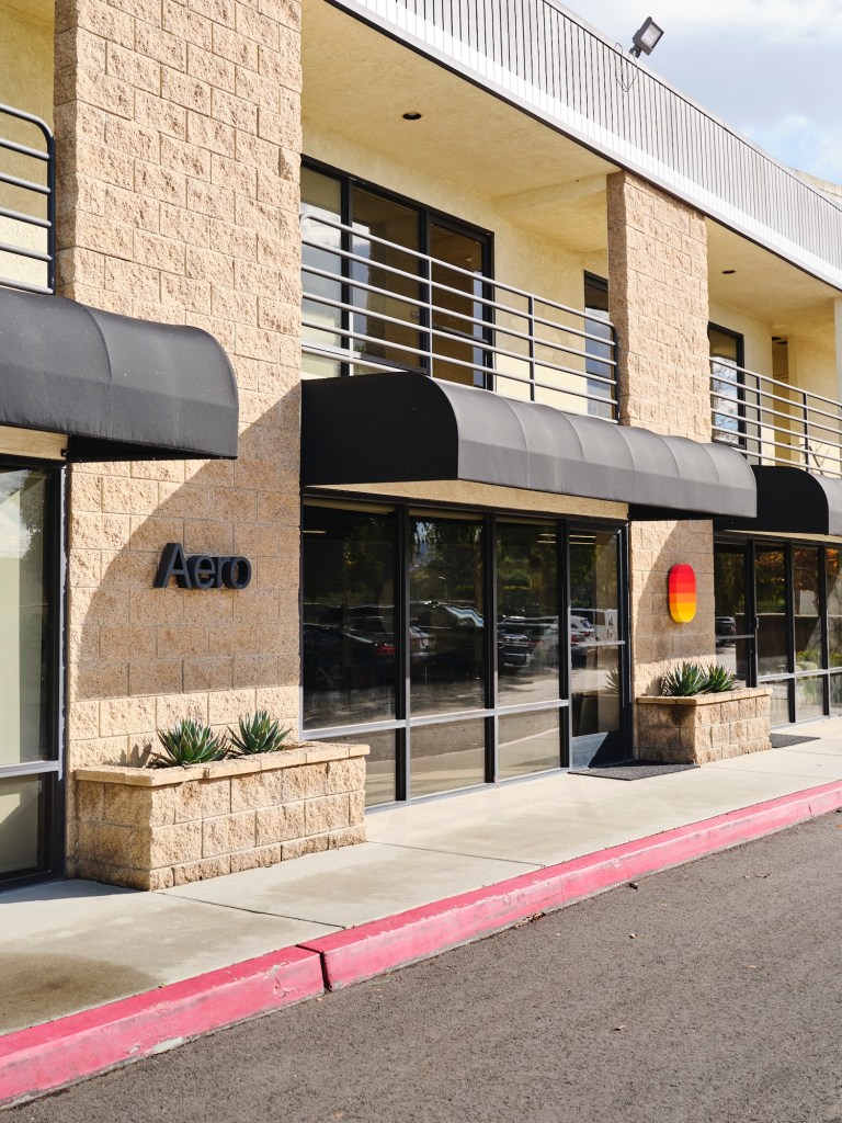 aero-los-angeles-vny-private-terminal