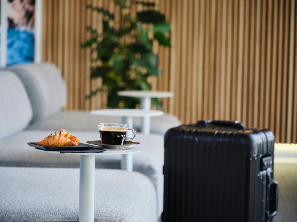 aero-semi-private-jet-service-in-la-lounge-offering-fresh-pastries-from-erewhon