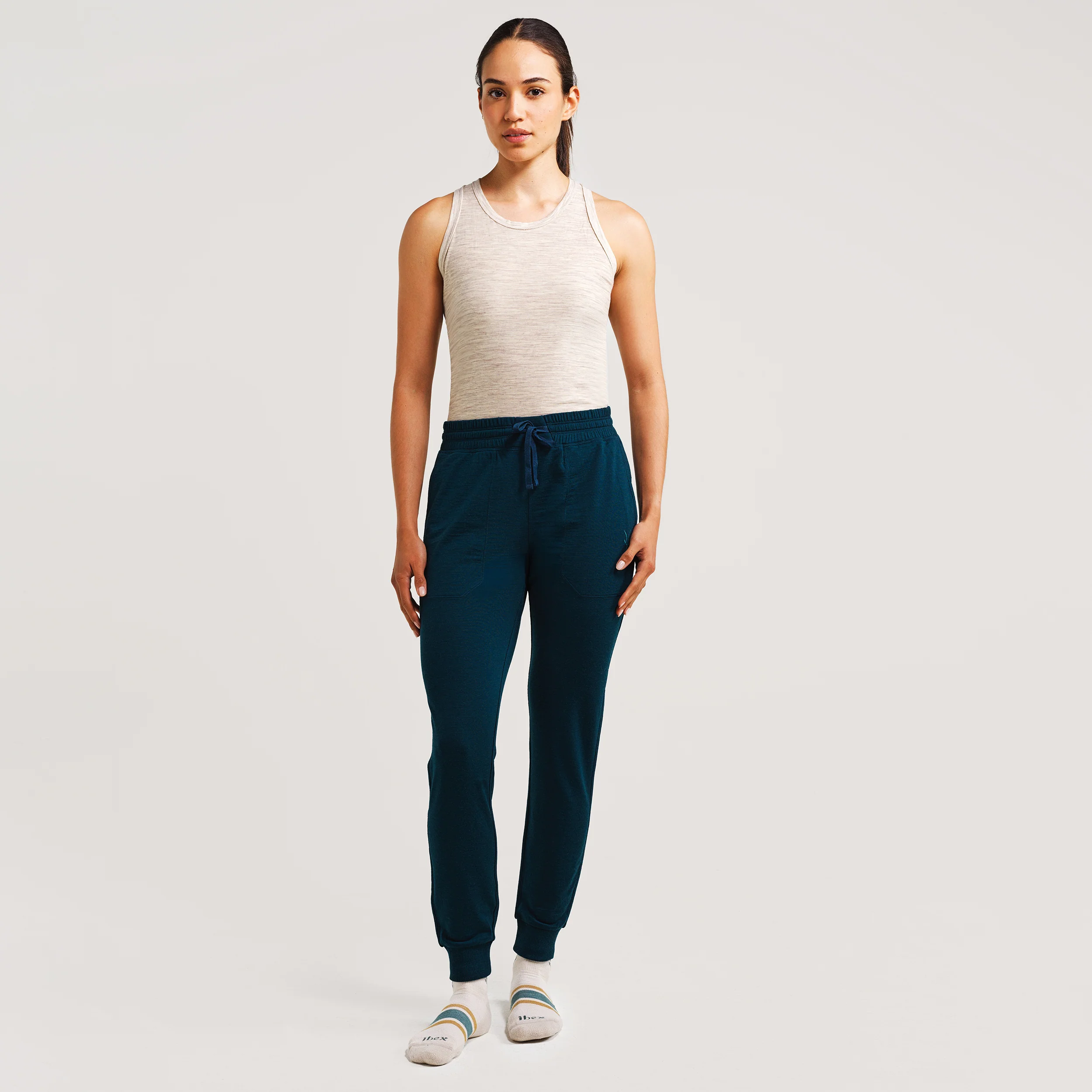 Women_sNomadJoggers-Model01