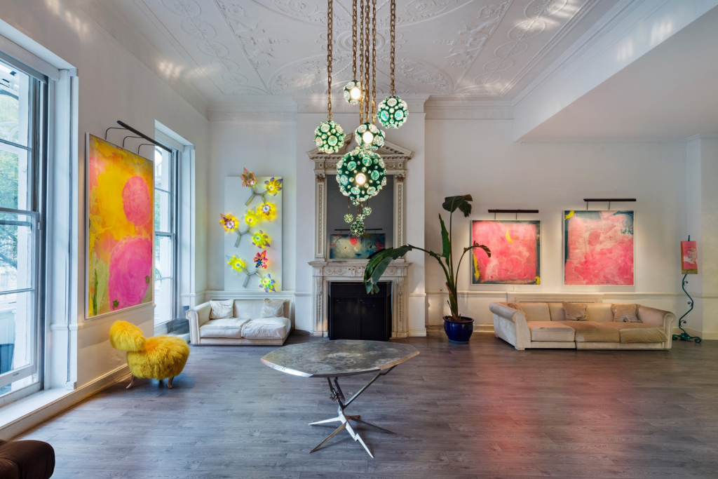 An installation View of Éclatant! at Secteur Privé.