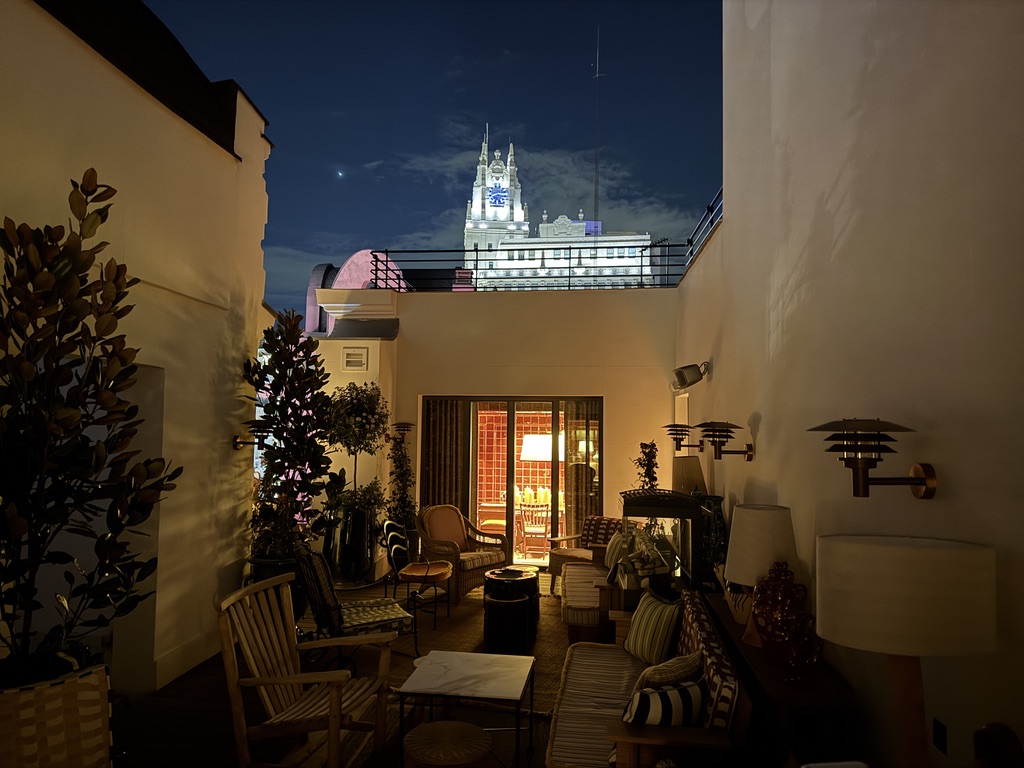 8b7ee7ba-da68-4286-a2a9-9b875ff78802_1_105_c